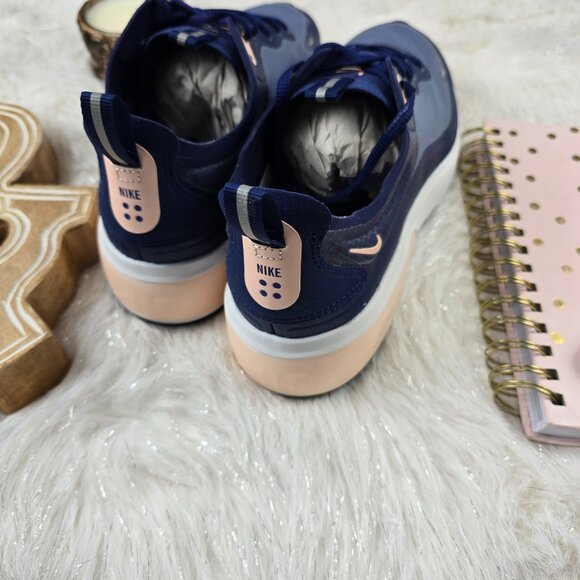 Nike Air Max Dia Sneakers - Picture 5 of 5